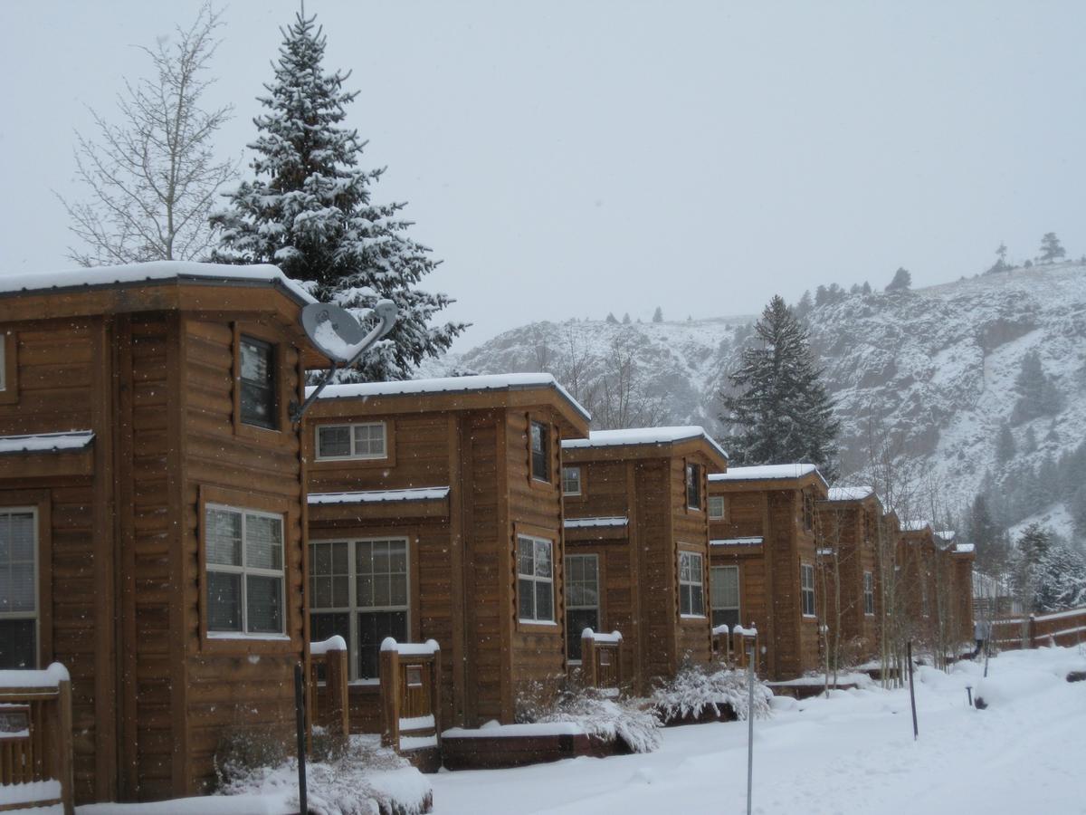 Three Rivers Resort Almont Екстер'єр фото