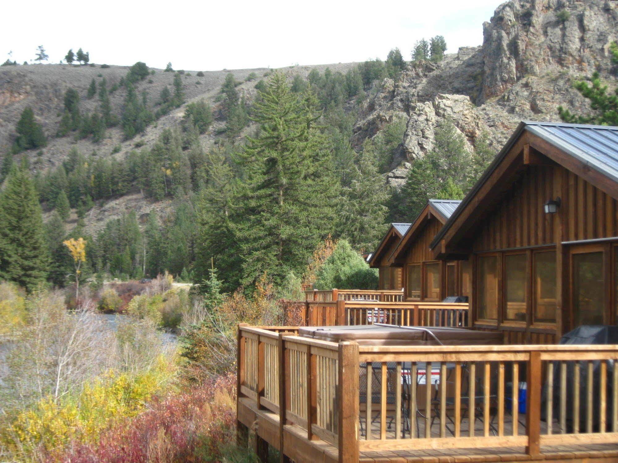 Three Rivers Resort Almont Екстер'єр фото