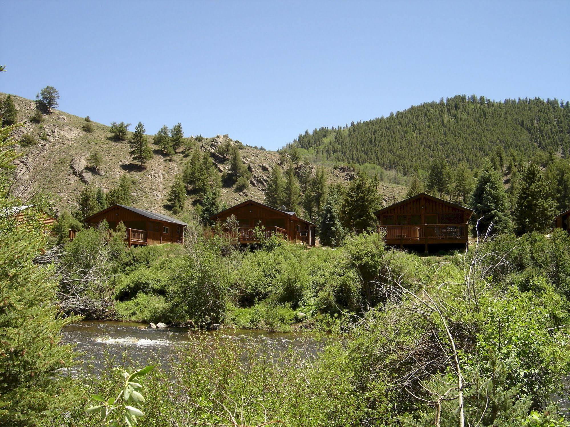 Three Rivers Resort Almont Екстер'єр фото